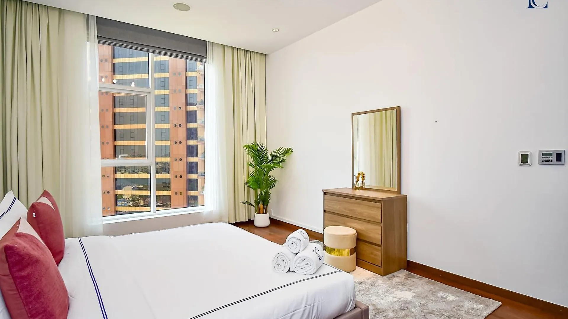 Luxury Escapes - Ocean-View Retreat 1-Bedroom Apartment At Tiara Residence Palm Dubai 0*,  Birleşik Arap Emirlikleri